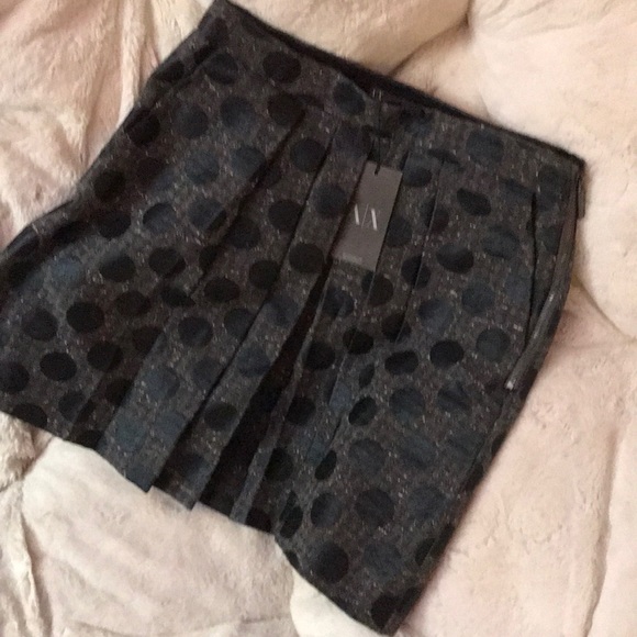 Pleated mini polka dot skirt - Picture 7 of 7